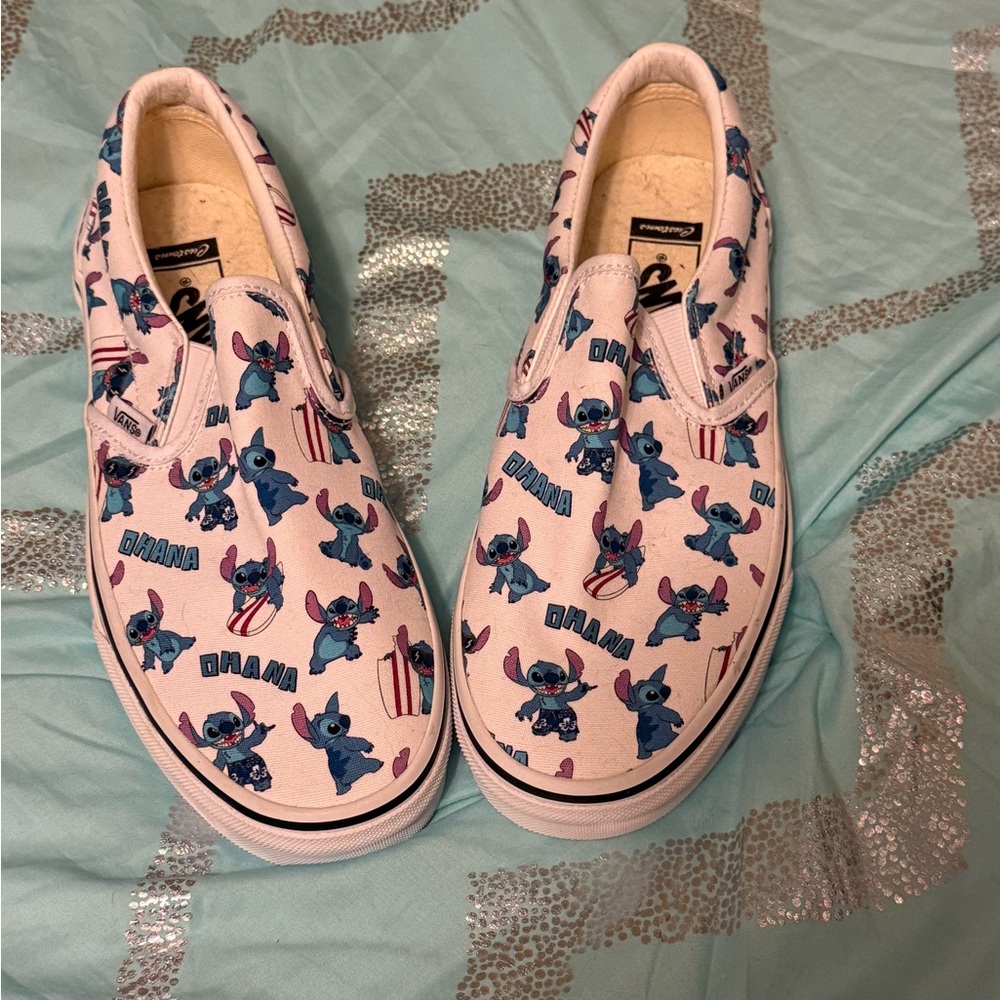 Vans White and Blue Stitch Print Sneakers never worn, women’s size 9